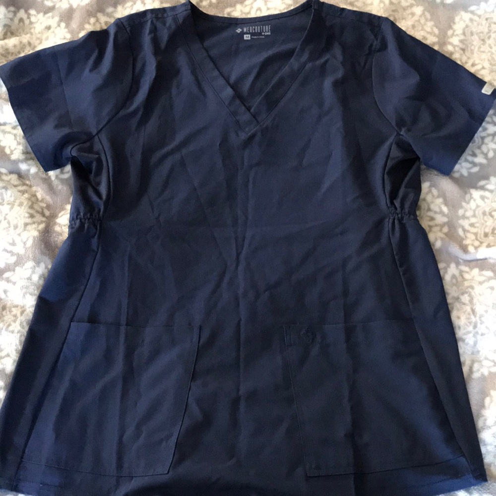 Women’s maternity scrub top